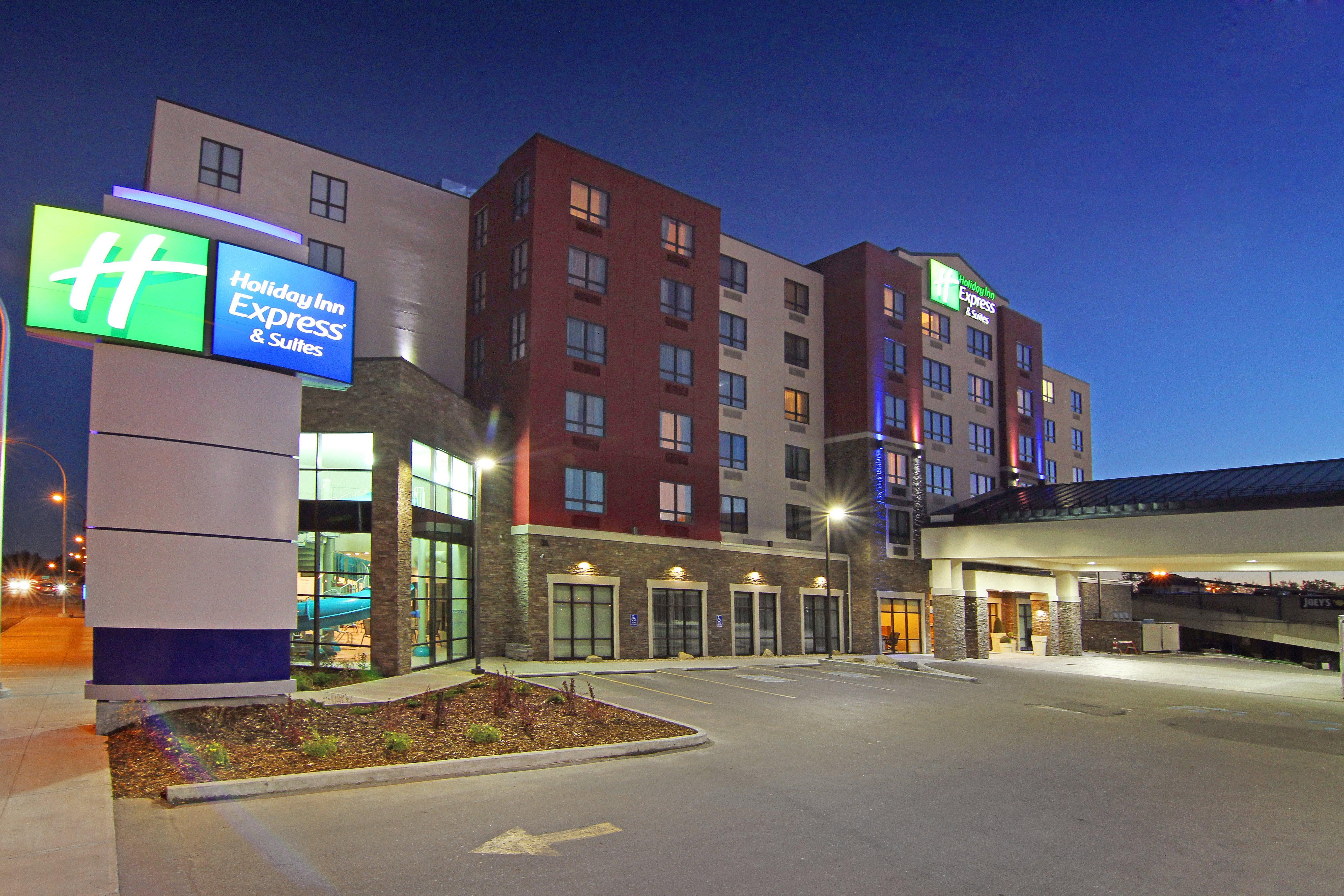Holiday Inn Express And Suites Calgary University By Ihg Exterior photo
