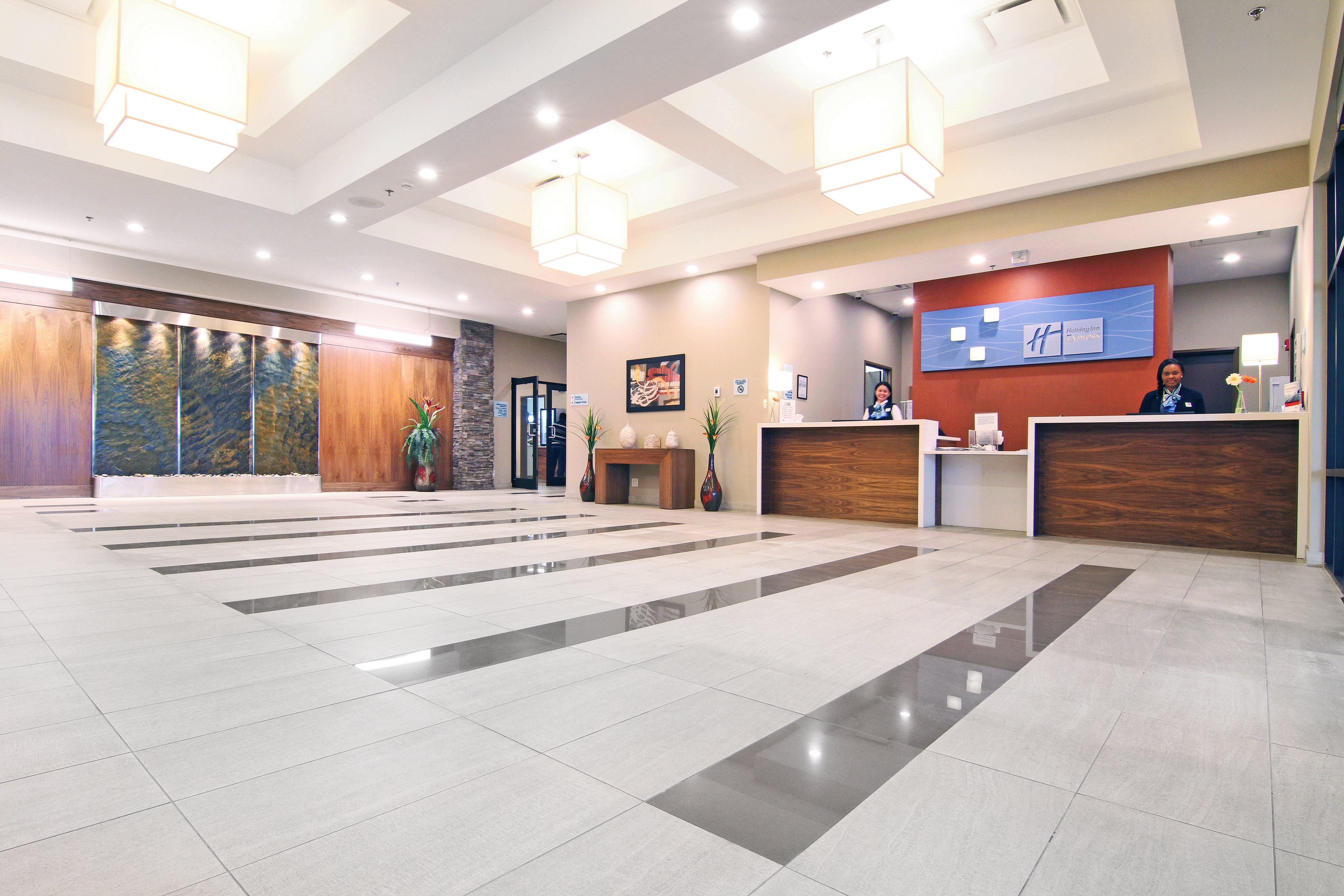 Holiday Inn Express And Suites Calgary University By Ihg Exterior photo